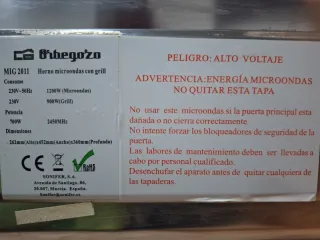 Microondas Orbegozo acero inoxidable.