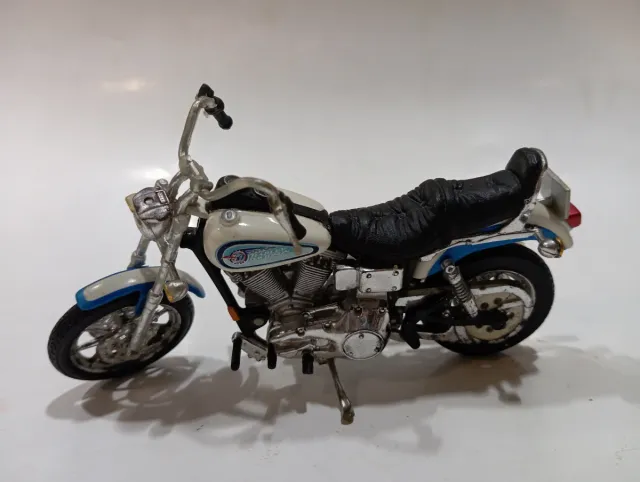 Moto Harley Davidson 1991 FXDB Daytona 50 th.1,18