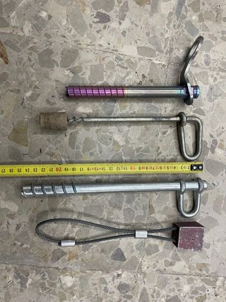 Lote tornillo y clavos de hielo escalada