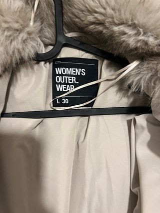 Abrigo de pelo beige y gris