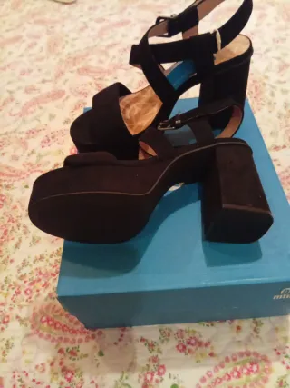 Zapatos tipo Sandalias Mustang Plataforma Cruzadas