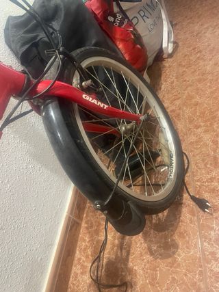 Bicicleta Giant Plegable Roja