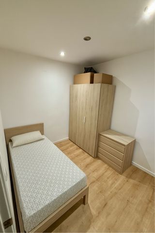 se alquila habitación gastos incluidos