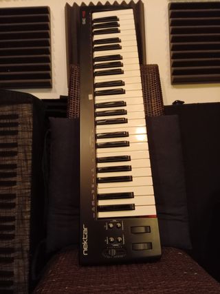 Controlador MIDI Nektar SE49