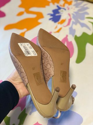 Zapatos Guess Beige y Marrón