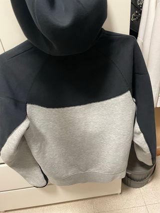 Sudadera Nike Tech Fleece Negra y Gris