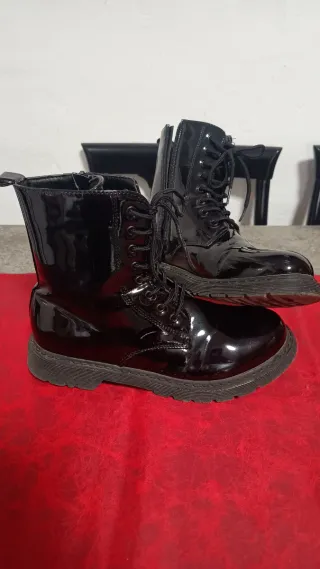 Botas charol mujer