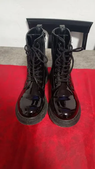 Botas charol mujer