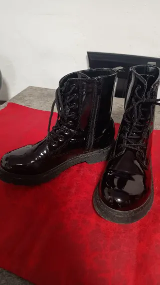 Botas charol mujer