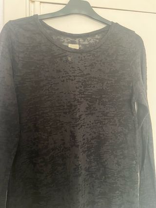 Camiseta Zara manga larga negra