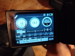 Cámara Nikon D5200 + Objetivo 18-55mm