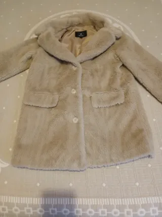 Abrigo pelo sintético beige