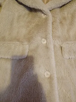 Abrigo pelo sintético beige