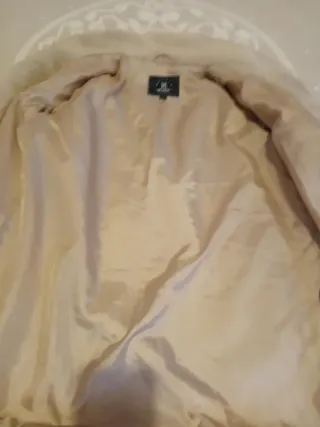 Abrigo pelo sintético beige