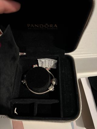 Pulsera y Charm Pandora Plata