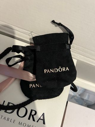 Pulsera y Charm Pandora Plata