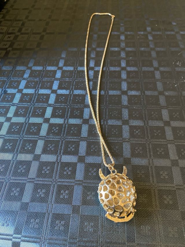 Collar Betsey Johnson búho azul y dorado