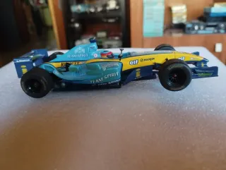 Scalextric Renault F1 R24