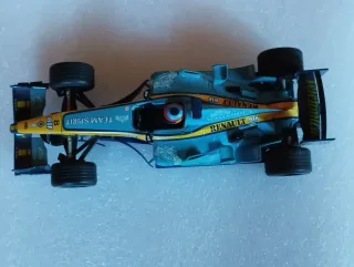 Scalextric Renault F1 R24