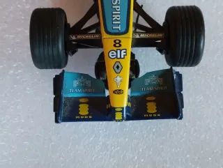 Scalextric Renault F1 R24