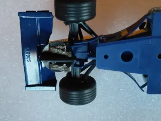 Scalextric Renault F1 R24