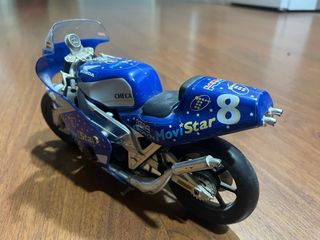 Moto Honda Carlos Checa Guiloy Réplica