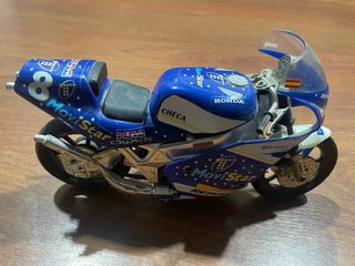 Moto Honda Carlos Checa Guiloy Réplica