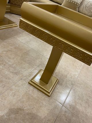 Mesitas auxiliares doradas