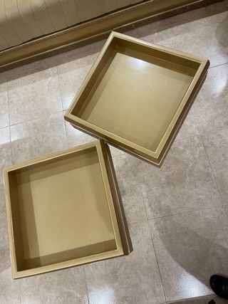 Mesitas auxiliares doradas