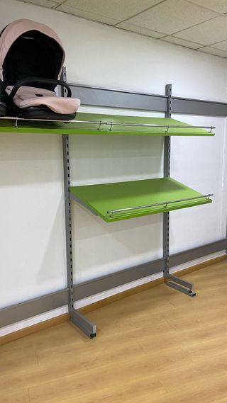 Estantería Inclinada Metálica y Madera