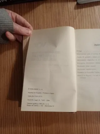 diccionario_illustrado_latino_espanol_vv