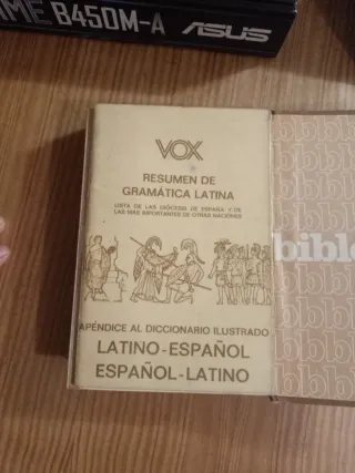 diccionario_illustrado_latino_espanol_vv