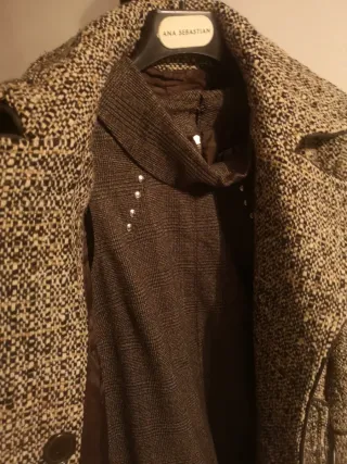 ABRIGO  Y Vestido Adolfo Dominguez Beige/Marrón.