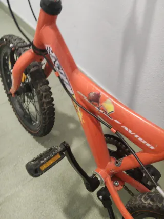 Bicicleta infantil naranja
