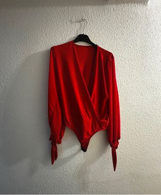 Body rojo cruzado manga larga