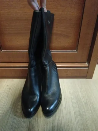 Botines negros piel talla 37