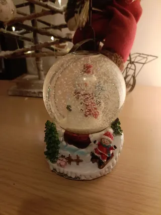 Bola de nieve musical navideña