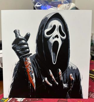 Stampa rigida Ghostface con coltello