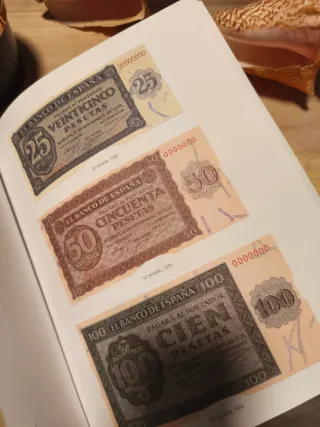 Libro El Franquismo en Sellos y Billetes