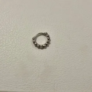 Aro de plata con bolitas