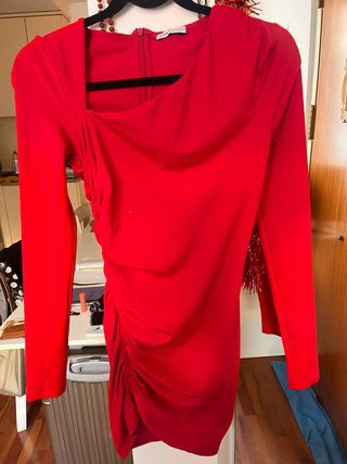 Vestido rojo fiesta escote cuadrado drapeado