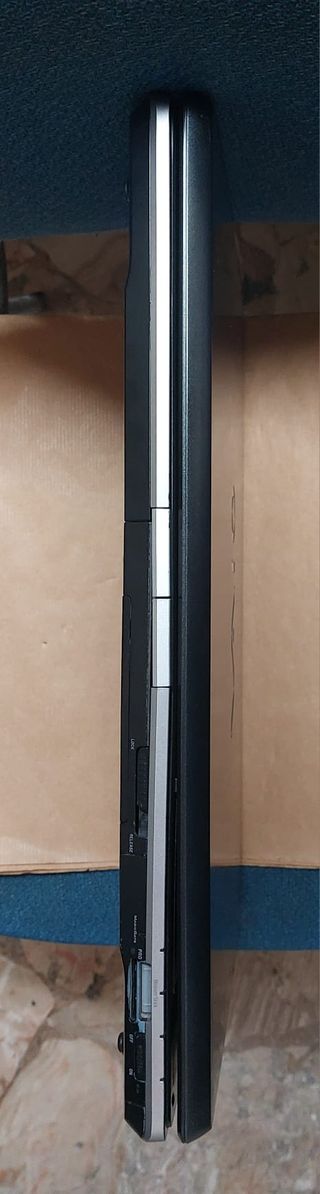 Notebook Sony Vaio VGN-AR78E 17" con SSD nuovo