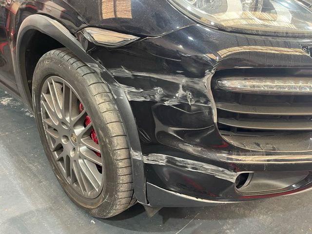 Porsche Cayenne S 2011 Con golpe !!