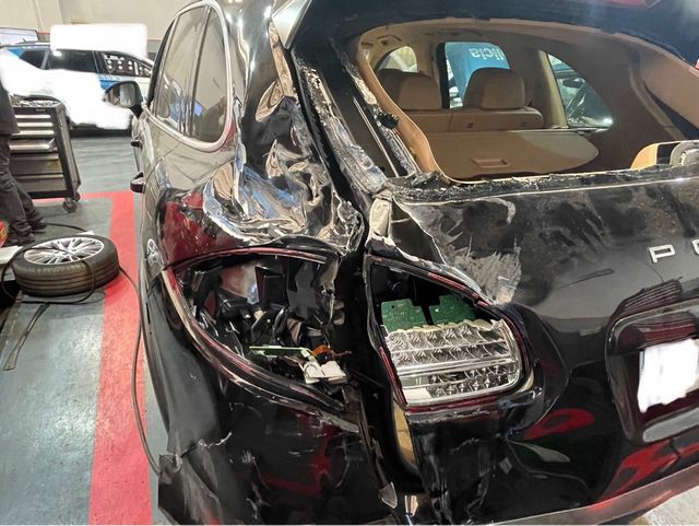 Porsche Cayenne S 2011 Con golpe !!