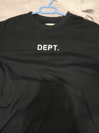 Camiseta Negra Hombre DEPT.