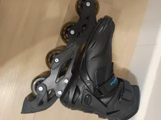 Patines 43-44. Protección y bolsa regalo. 1 uso