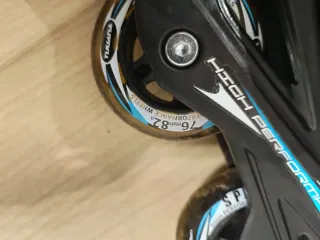 Patines 43-44. Protección y bolsa regalo. 1 uso