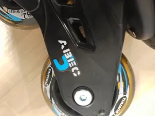 Patines 43-44. Protección y bolsa regalo. 1 uso