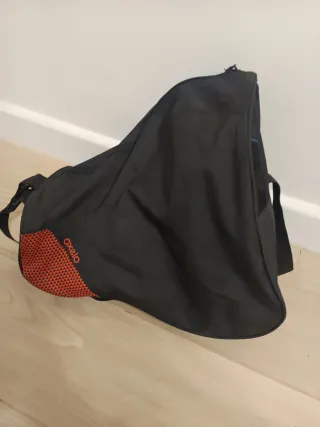 Patines 43-44. Protección y bolsa regalo. 1 uso