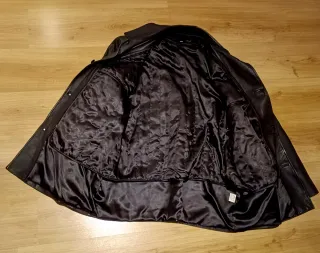 Chaquetón de piel negro Talla 56